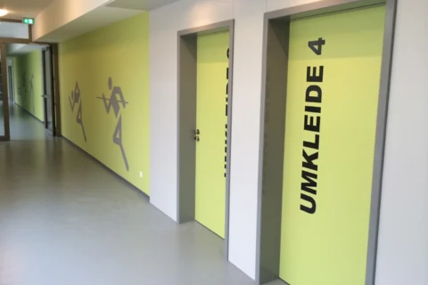 Maler- und Lackierarbeiten in einer Turnhalle, Minden